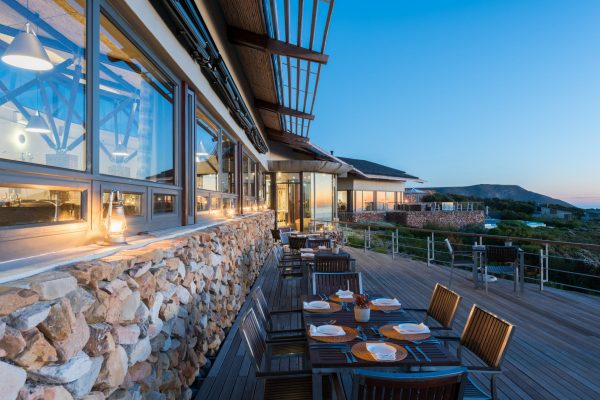 grootbos-forest-lodge-dining-deck-royal-african-discoveries-03