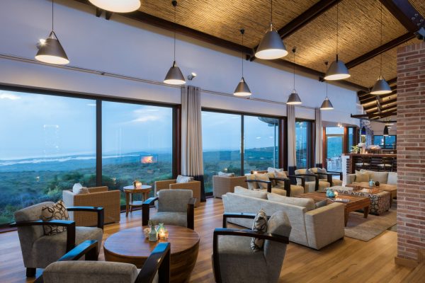grootbos-forest-lodge-main-lounge-royal-african-discoveries-04